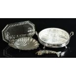 Property of a lady - a silver plated two-handled circular hors d'oeuvres dish fitted with five clear