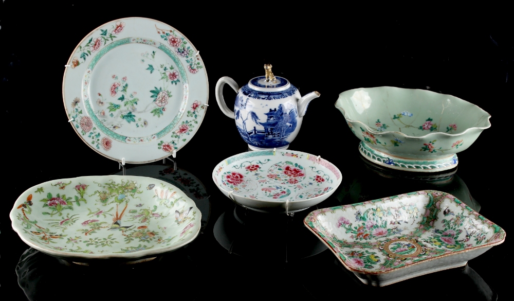 Property of a deceased estate - a group of six Chinese porcelain items, 18th and 19th century,