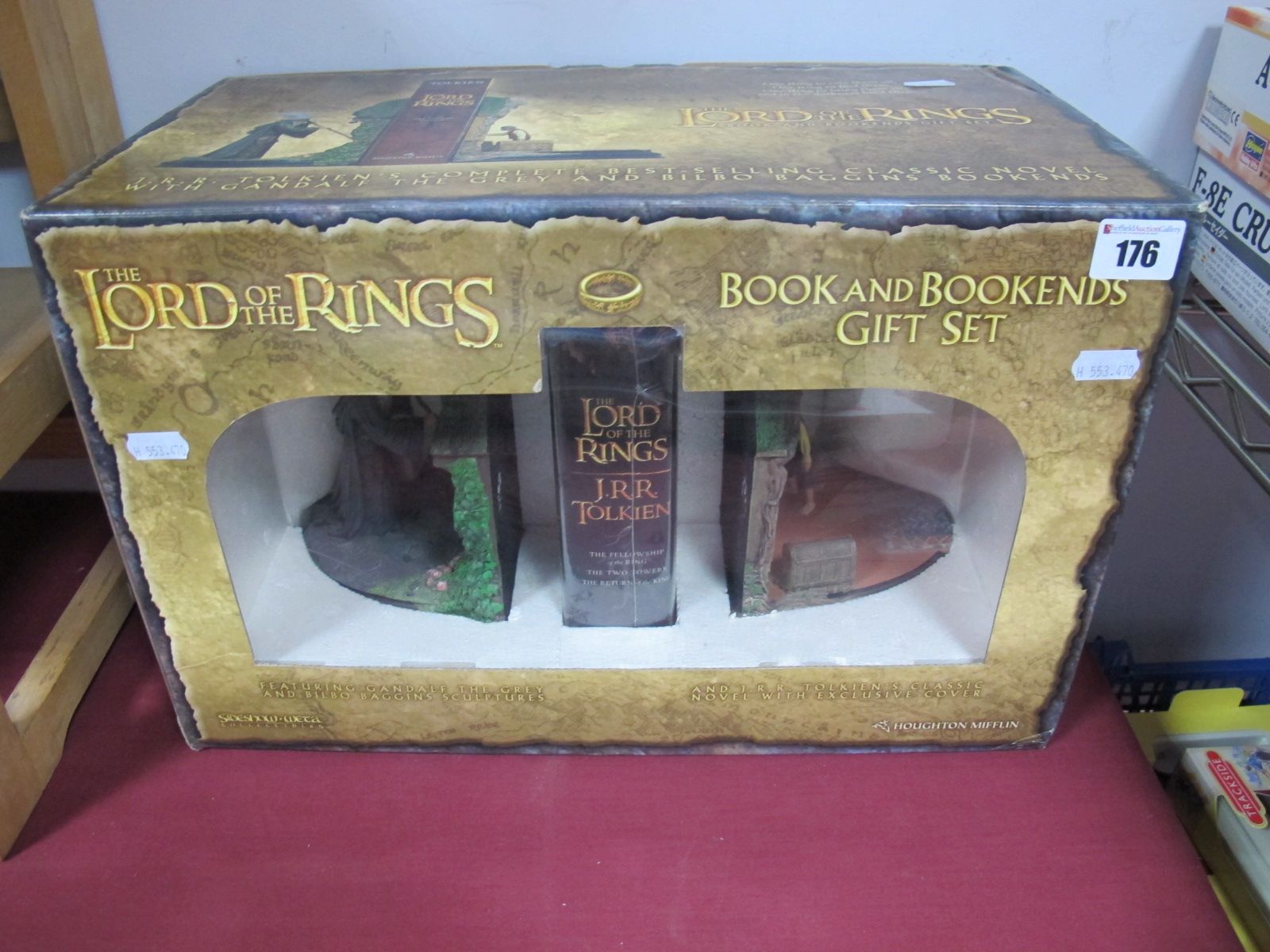 A Boxed Sideshow Weta (The Lord of the Rings) Book and Bookends Gift Set, featuring Gandalf The