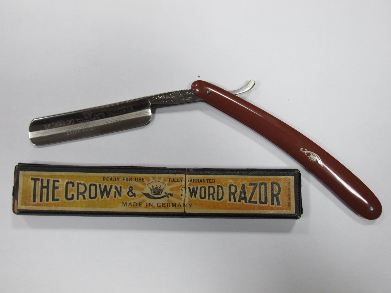 Five Mid XX Century Cutthroat Razors, varying designs (all cased), a pair of Huntly & Palmers - Image 2 of 11