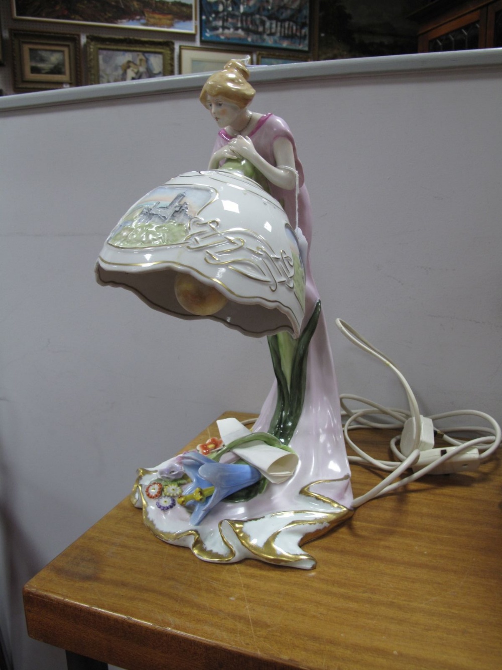 A XX Century Continental China Figural Table Lamp, in the Art Nouveau manner, with arched lady