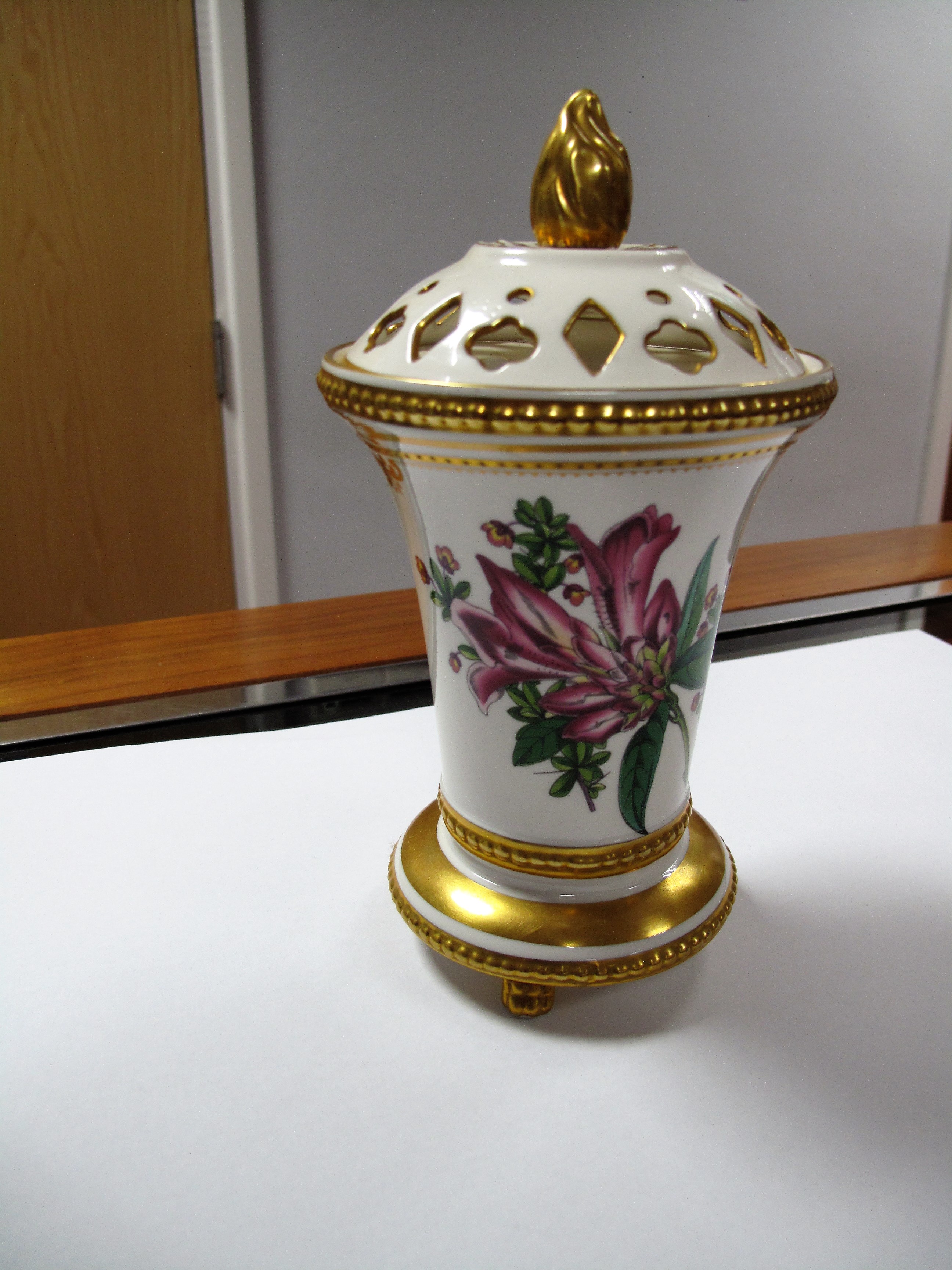 Spode Salvia and Rhododendron Pot Pourri, Doulton Jester jug, Lucie Attwell plate, Goebel and Albert - Image 2 of 5