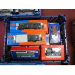 Eight Boxed HO Gauge, Continental outline railway rolling stock by Roco and Rivarossi, including D.