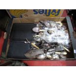 Large Quantity of Losses and Cased Cutlery, to included Kings Pattern:- One Box
