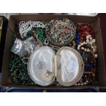 A Mixed Lot of Assorted Costume Beads, including many imitation pearls, glass beads, shell etc:- One