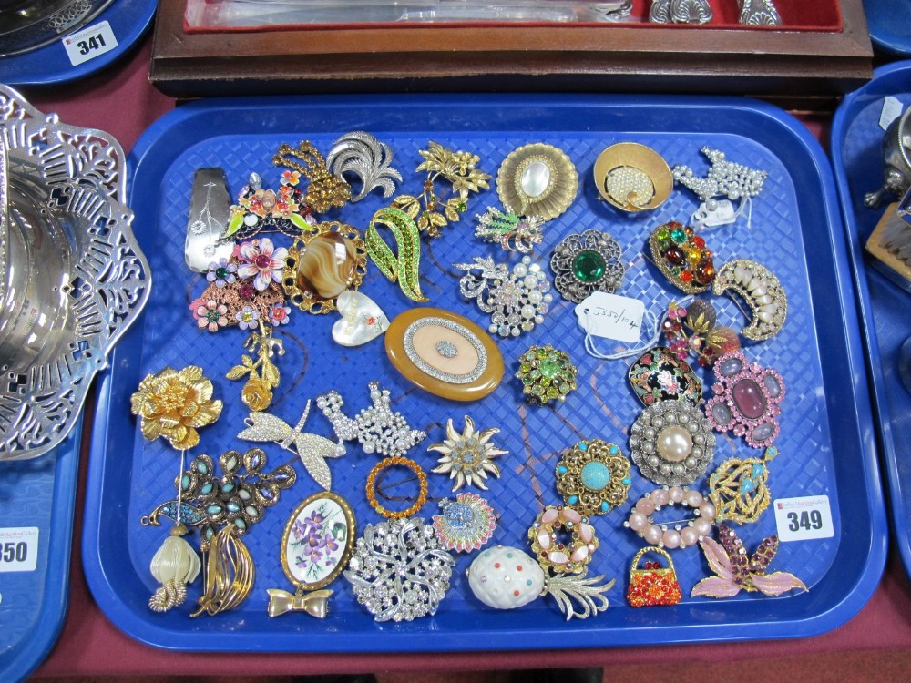 Assorted Costume Brooches, including "Evelyn" etc:- One Tray