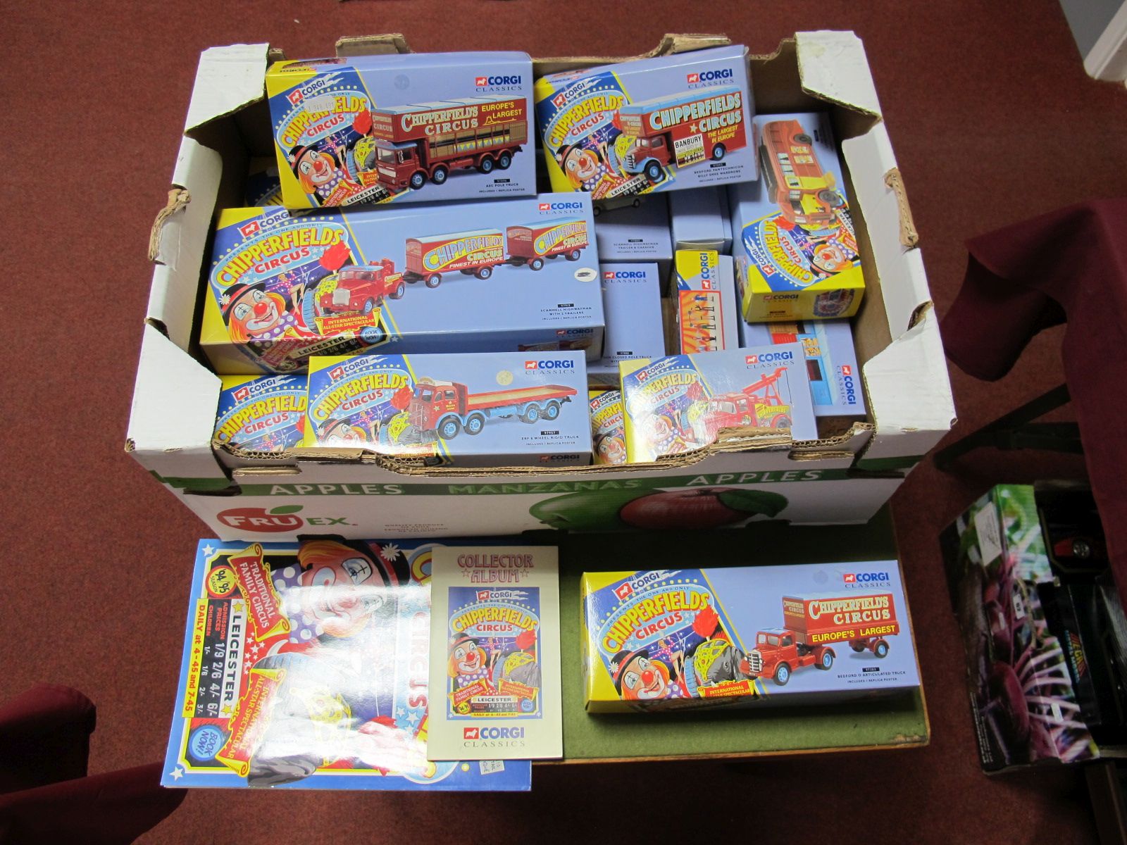 Fourteen Corgi Chipperfields Circus Diecast Vehicles and Circus Figures, including #97888 Foden