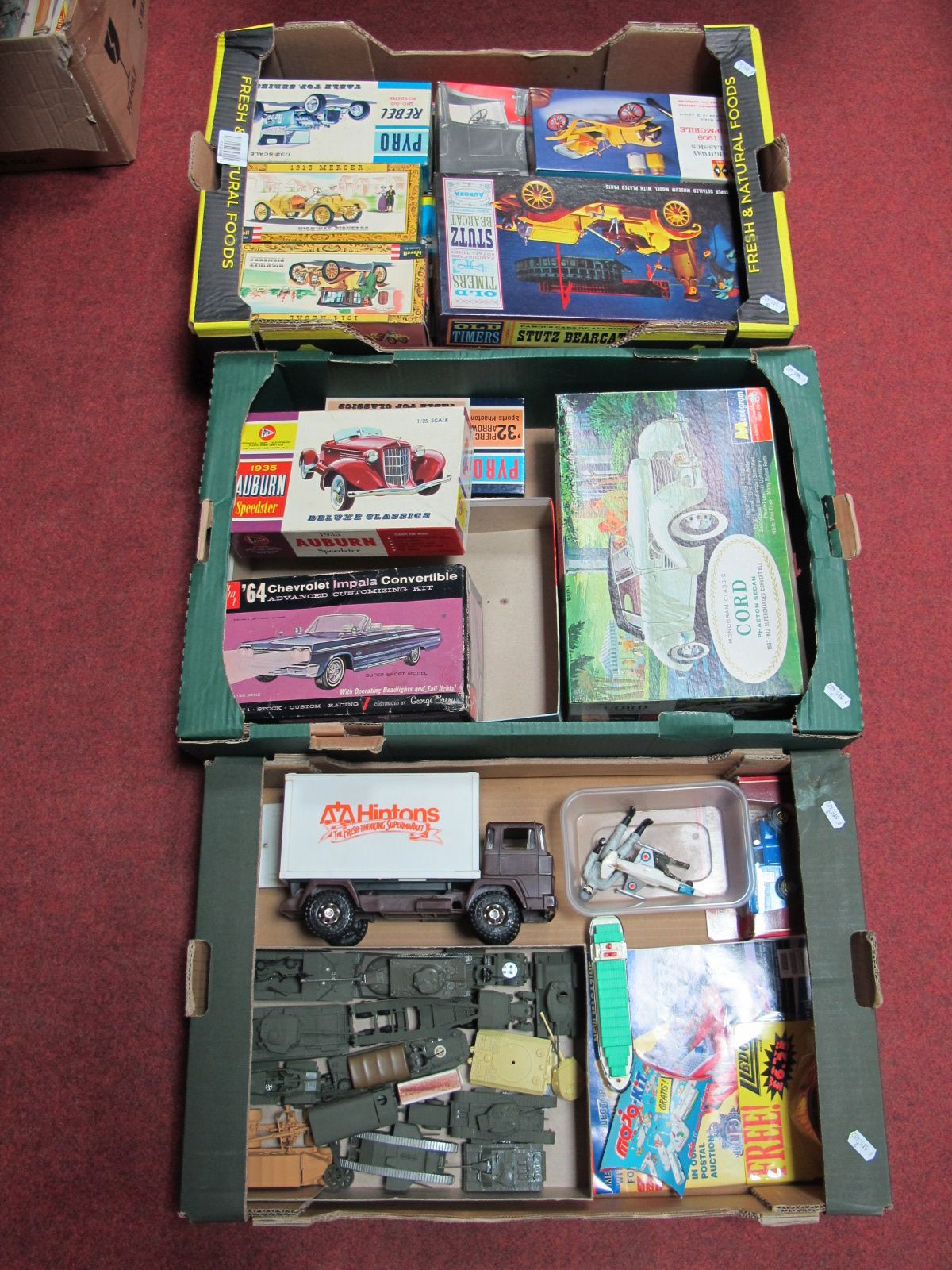 A Mixed Lot of Classic Empty Kit and Die Cast Boxes, plastic military kit built vehicles, vehicles