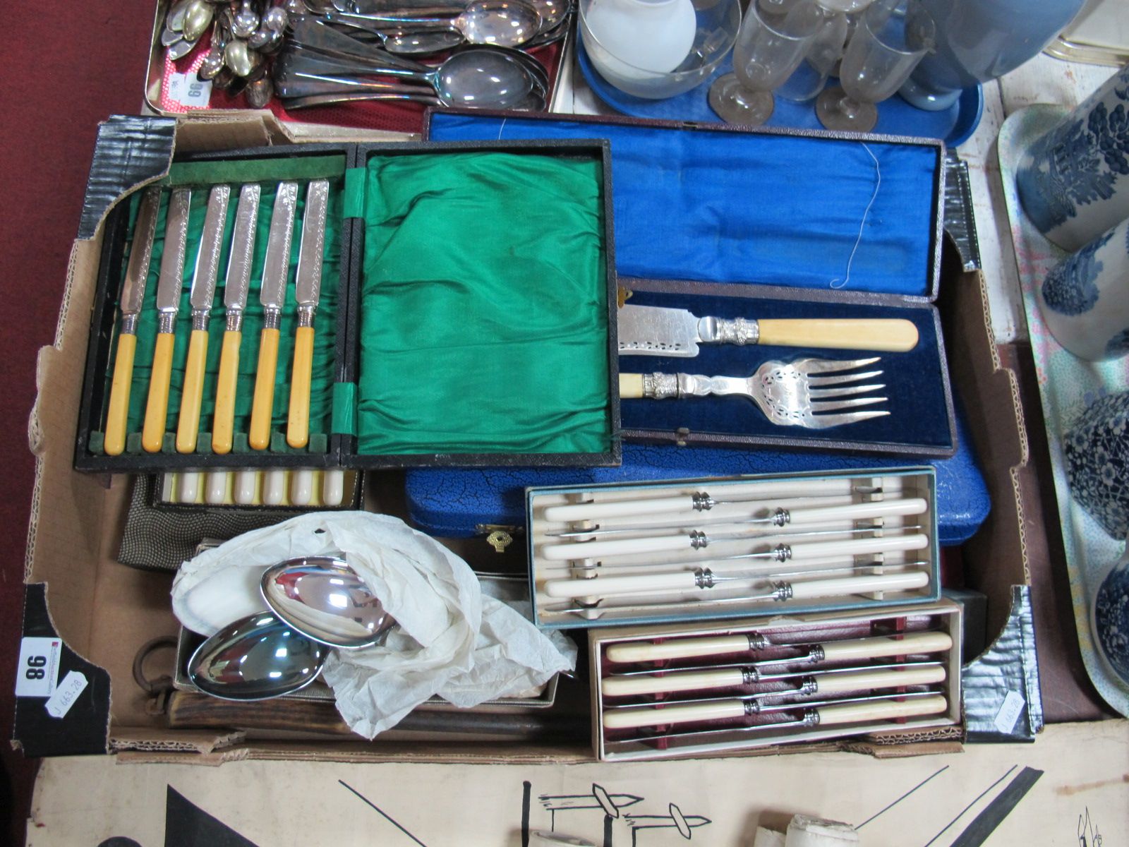 Cased Fish Servers; plus other cased cutlery:- One Box