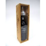 Port - Fonseca Vintage Port 1987, bottled in 1989, number 895726, 75cl, 20.5% Vol. in wooden box