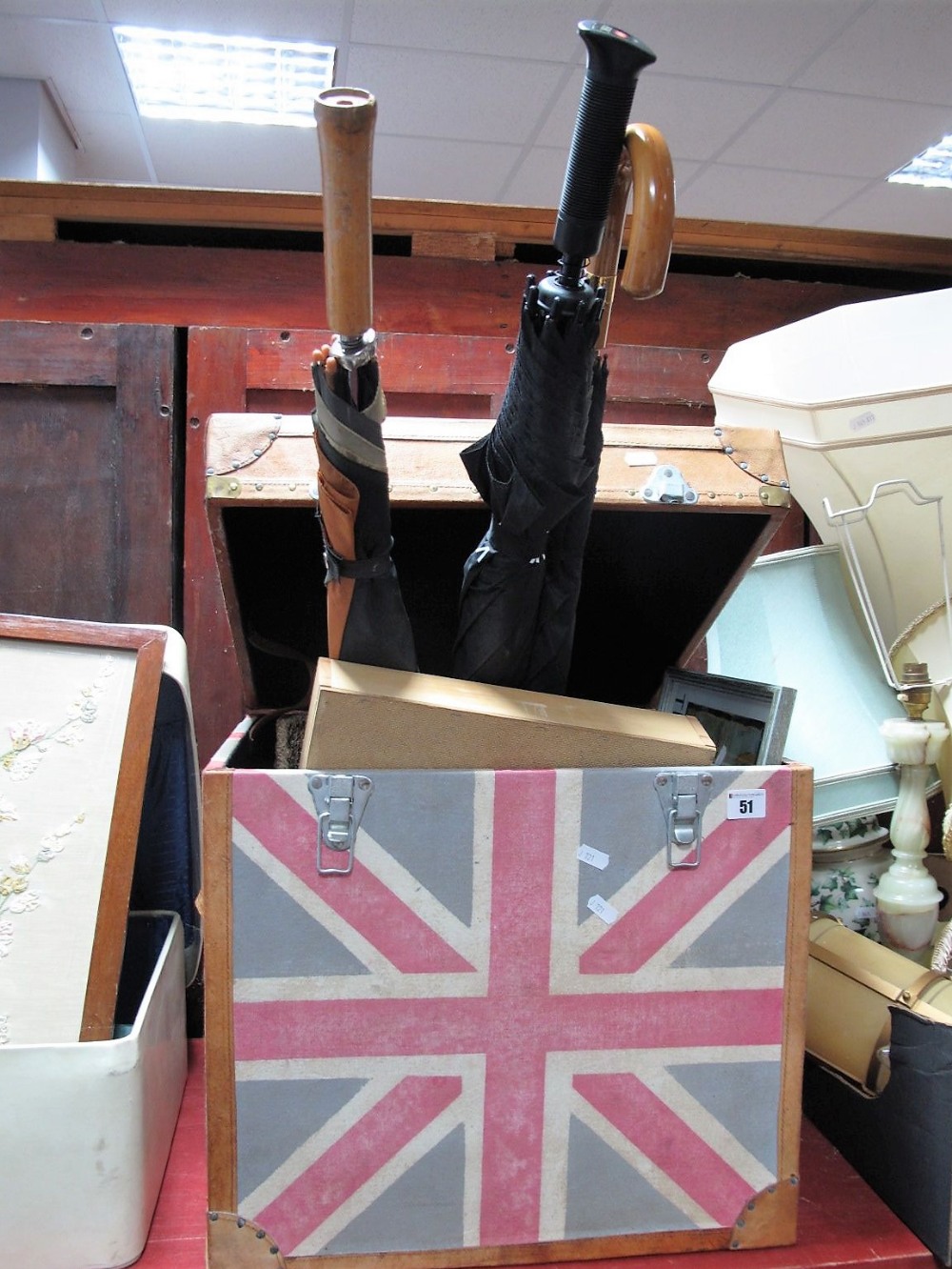 Prints, gent's umbrella, golf umbrella, in a Union Jack trunk.