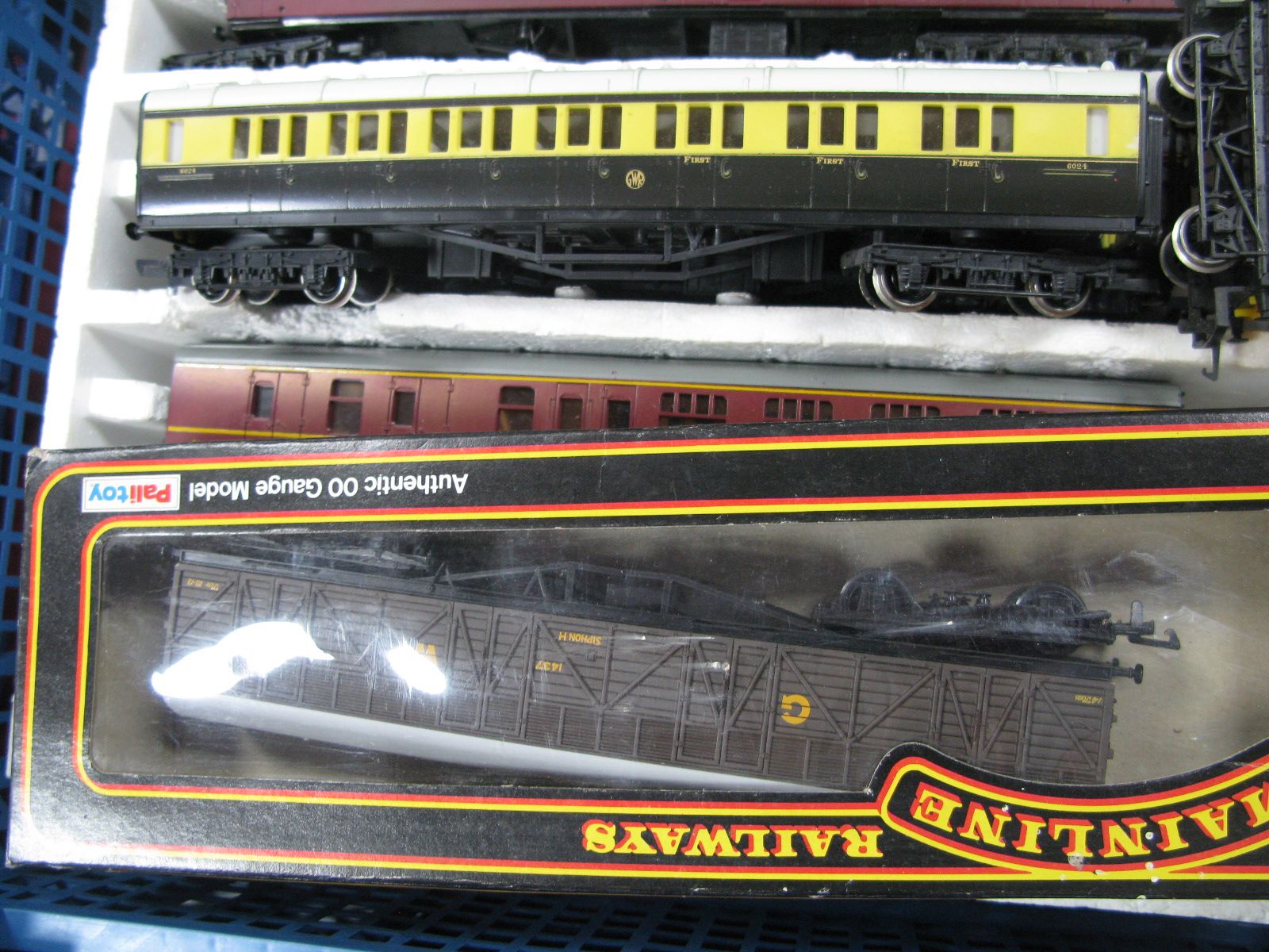 A Quantity of 'OO' Model Railway, five unboxed eight wheel coaches by Hornby and Lima and a wagon,