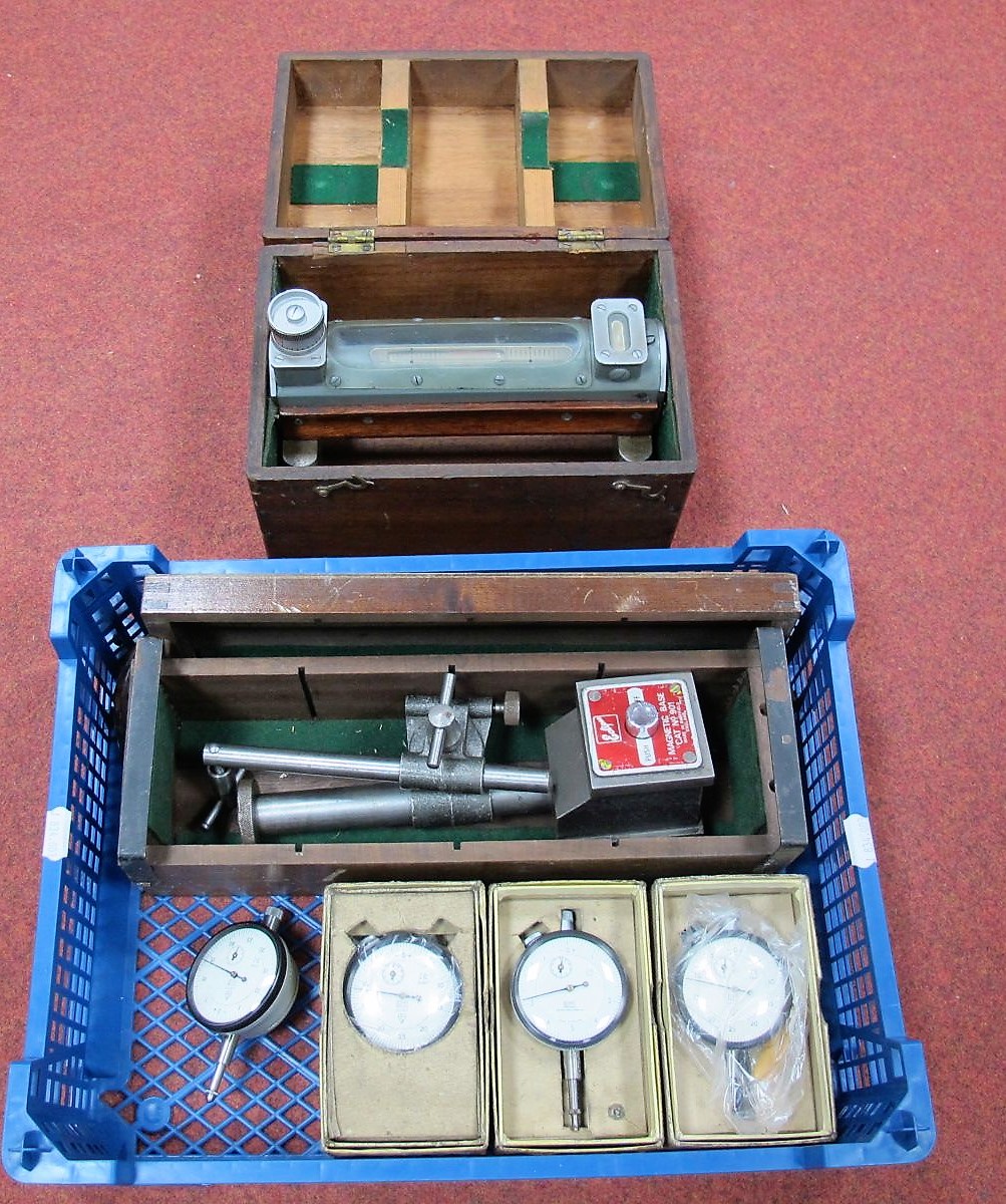 Engineers Tools, including Eclipse magnetic stand, three x 2E John Bull dial indicator, clinometer/