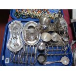 Assorted Plated Ware, including toast racks, jugs and sugar bowls, knife rests, tea strainers on