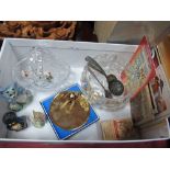 Wade Tom and Jerry, glassware, spoons, souvenir and other postcards, Gallahers cigarette cards,