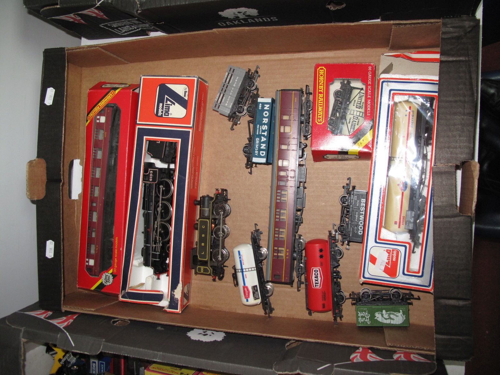 A Quantity of 'OO' Model Railway Items by Hornby and Lima, including a 4-6-0 'Royal Scots