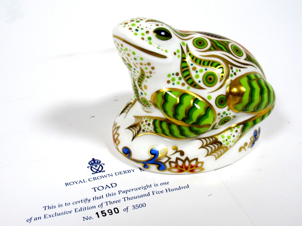 A Royal Crown Derby Porcelain Paperweight Modelled as a Toad, limited edition No. 1590/3500, 2007,