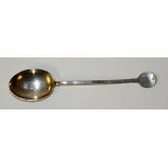 A combined silver teaspoon pipe tamper, hallmarks for London 1915 Edward Banard & Sons Ltd,