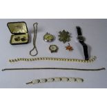 A mixed lot of costume jewellery,