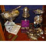 A quantity of plated wares, to include inkwell on stand, preserve jar, sugar sifter,
