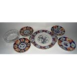 A pair of Japanese Imari dishes, together with another two similar, 21cm diameter,