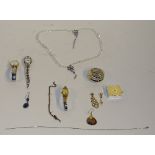 A quantity of costume jewellery, to include beads, necklaces, earrings,