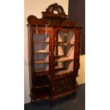 A good quality Edwardian mahogany display cabinet,