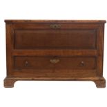 SMALL EIGHTEENTH-CENTURY PERIOD MAHOGANY BLANKET CHEST the rectangular lift-up top above a