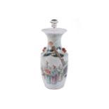 CHINESE QING PERIOD FAMILLE ROSE VASE STEMMED TABLE LAMP