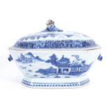 EIGHTEENTH-CENTURY BLUE AND WHITE NANKIN TUREEN