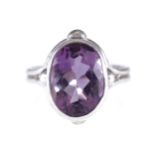 STERLING SILVER AMETHYST RING Provenance: The Maureen O'Hara Collection Important: Live online