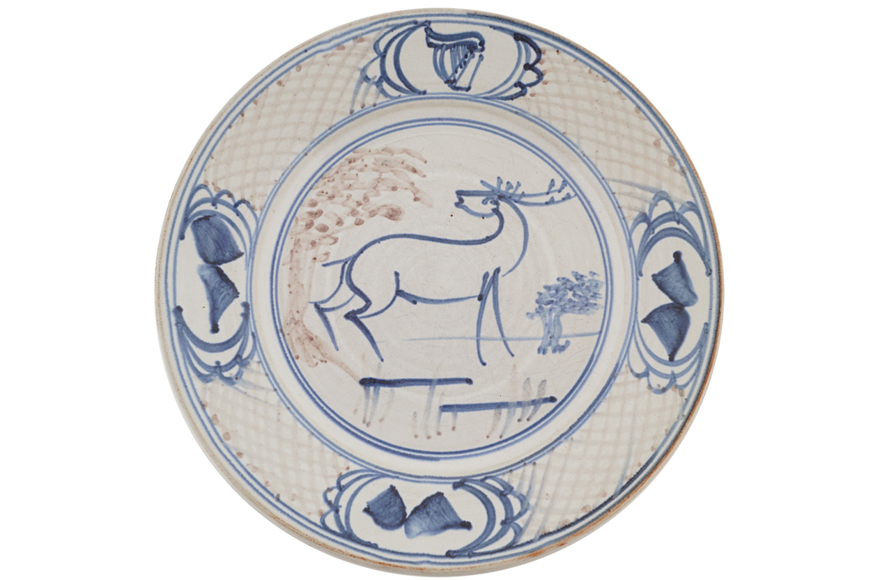 ANTHONY O’BRIEN MAJOLICA Eight plates; Specially commissioned by Nick and Mary Robinson