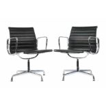 Eames, Ray & Charles Paar "Alu Chairs", Entwurf: 1958, Ausführung: Vitra AG, Weil am Rhein, 1993,