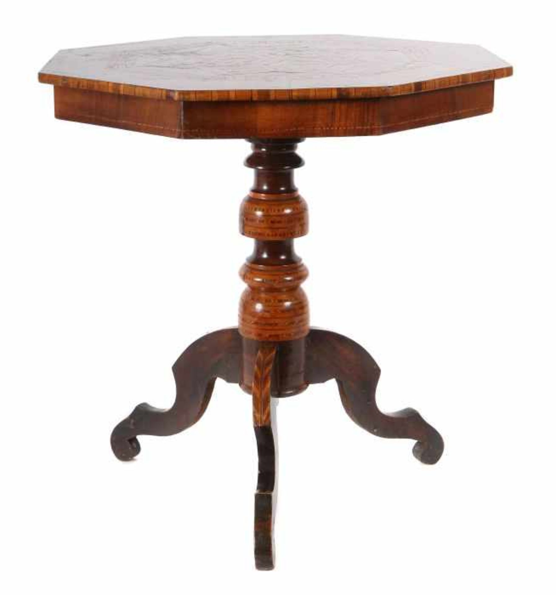 Kleiner Tisch mit Stern-Marketerie um 1850, Nussbaum u.a. Hölzer furniert, mit Einlagen verzierter