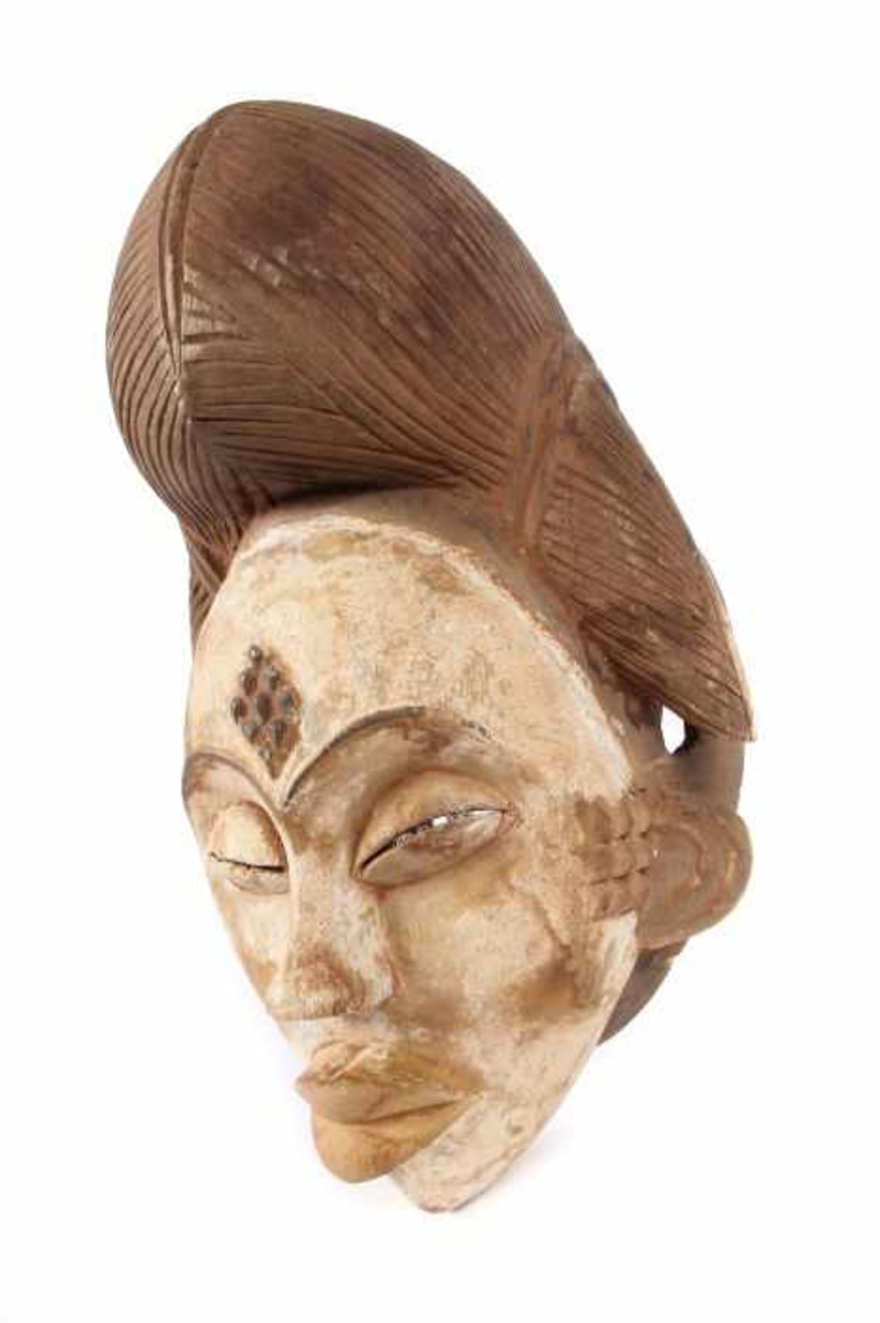 Maske Gabun, Stammeskunst der Punu, Holz geschnitzt, part. Kaolinfassung, ovale Form, das Haupt - Bild 2 aus 2