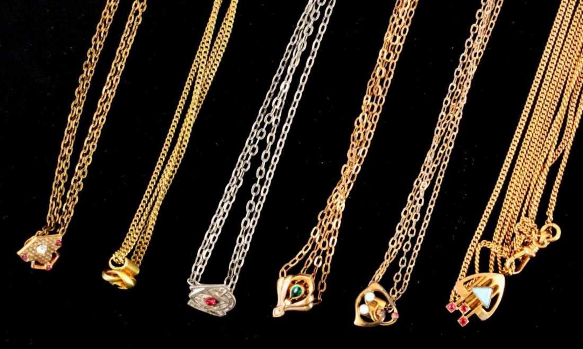 6 ANTIKE SCHIEBERKETTEN um 1900 Teils vergoldet. Schieber mit Edelsteinbesatz 6 ANTIQUE NECKLACES