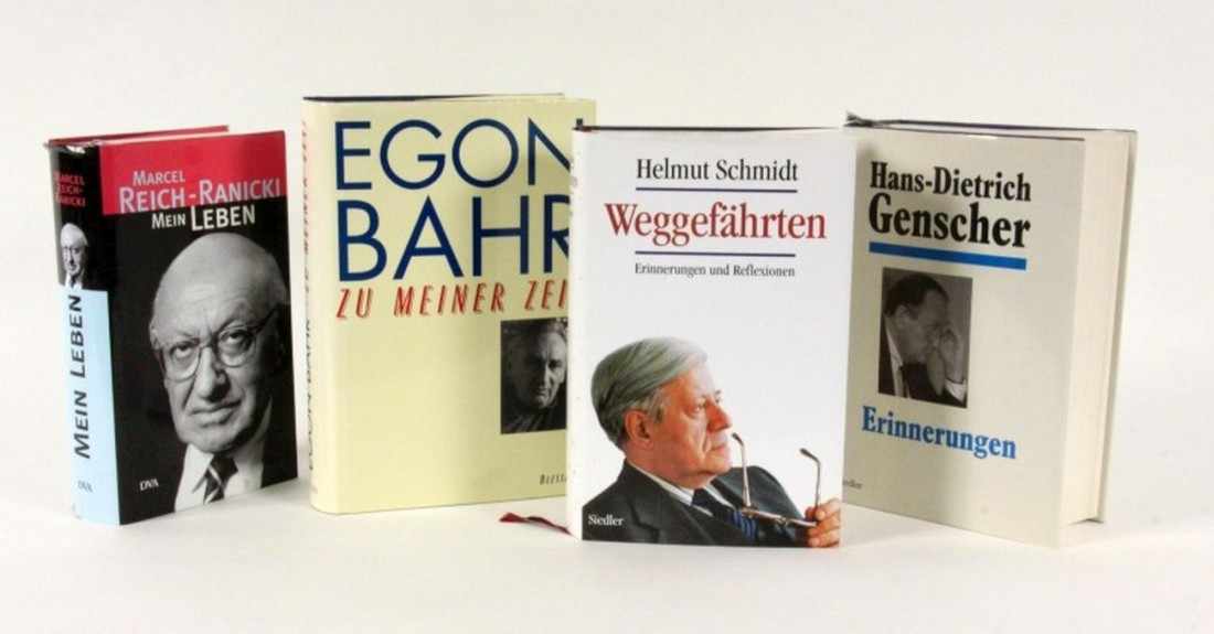 LOT VON VIER HANDSIGNIERTEN BÜCHERN Helmut Schmidt, Marcel Reich-Ranicki, Egon Bahr und Hans-