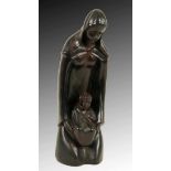 MADONNA MIT KIND 20.Jh. Aus hartem Ebenholz Holz geschnitzte Skulptur. H.37cm. Kleine Risse. MADONNA