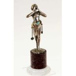 GEORGES FLAMAND Frankreich ca. 1895 - 1925 Versilberte Bronze einer nackten Tänzerin mit vergoldetem