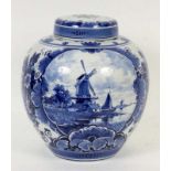 DELFTER DECKELVASE Niederlande um 1900 Fayence mit Blaumalerei. Gemalte Bodenmarke. H.27cm A DELFT