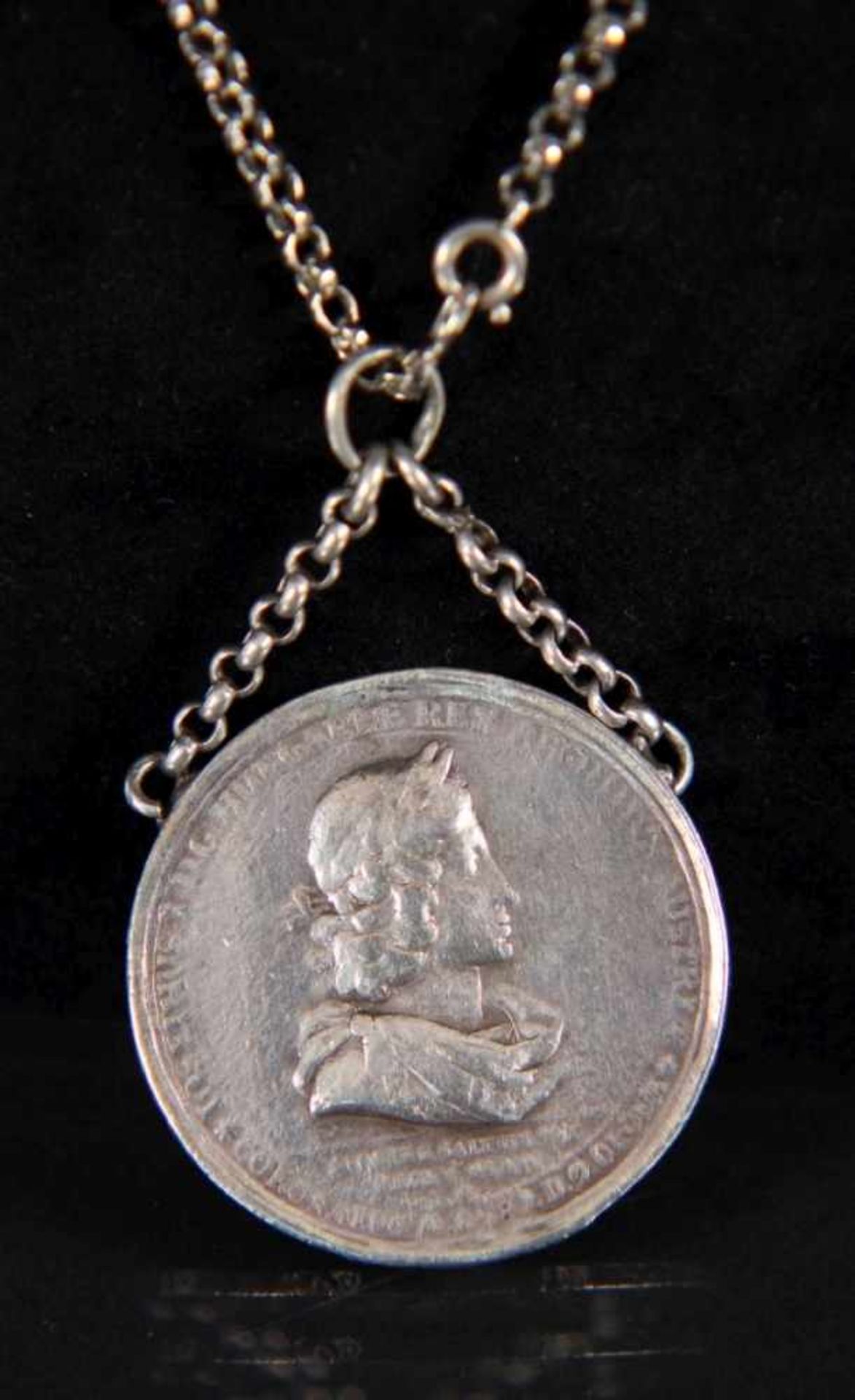 HALSKETTE MIT MEDAILLE UND KROPFKETTE Österreich um 1910 Silber, mit Medaille Kaiser Joseph I.