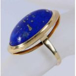 DAMENRING 585/000 Gelbgold mit Lapislazuli Cabochon. Ringgröße 56. Brutto ca. 7,1g A LADIES RING