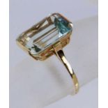 DAMENRING 585/000 Gelbgold mit natürlichem Aquamarin von ca. 12ct. Ringgröße 54. Brutto ca. 4,4g A