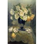 DALLWITZ, OTTILIE VON Wiesbaden 1882 - 1952 Weisse Rosen in der Vase. Öl/Lwd., signiert. 75,