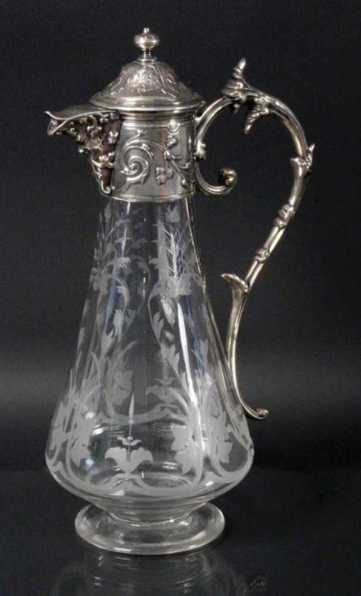 CHRISTOFLE DEKANTIERKARAFFE Paris um 1900 Farbloses Glas mit geätztem Dekor. Versilberte