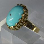 RING, 585/000 Gelbgold mit Türkis. Brutto ca. 6,3g A RING, 585/000 yellow gold set with turquoise