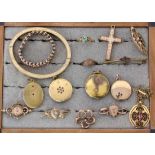 LOT VON 16 TEILEN JUGENDSTIL-SCHMUCK um 1900 Medaillons, Broschen, etc. Meist Doublé A LOT OF 16 ART