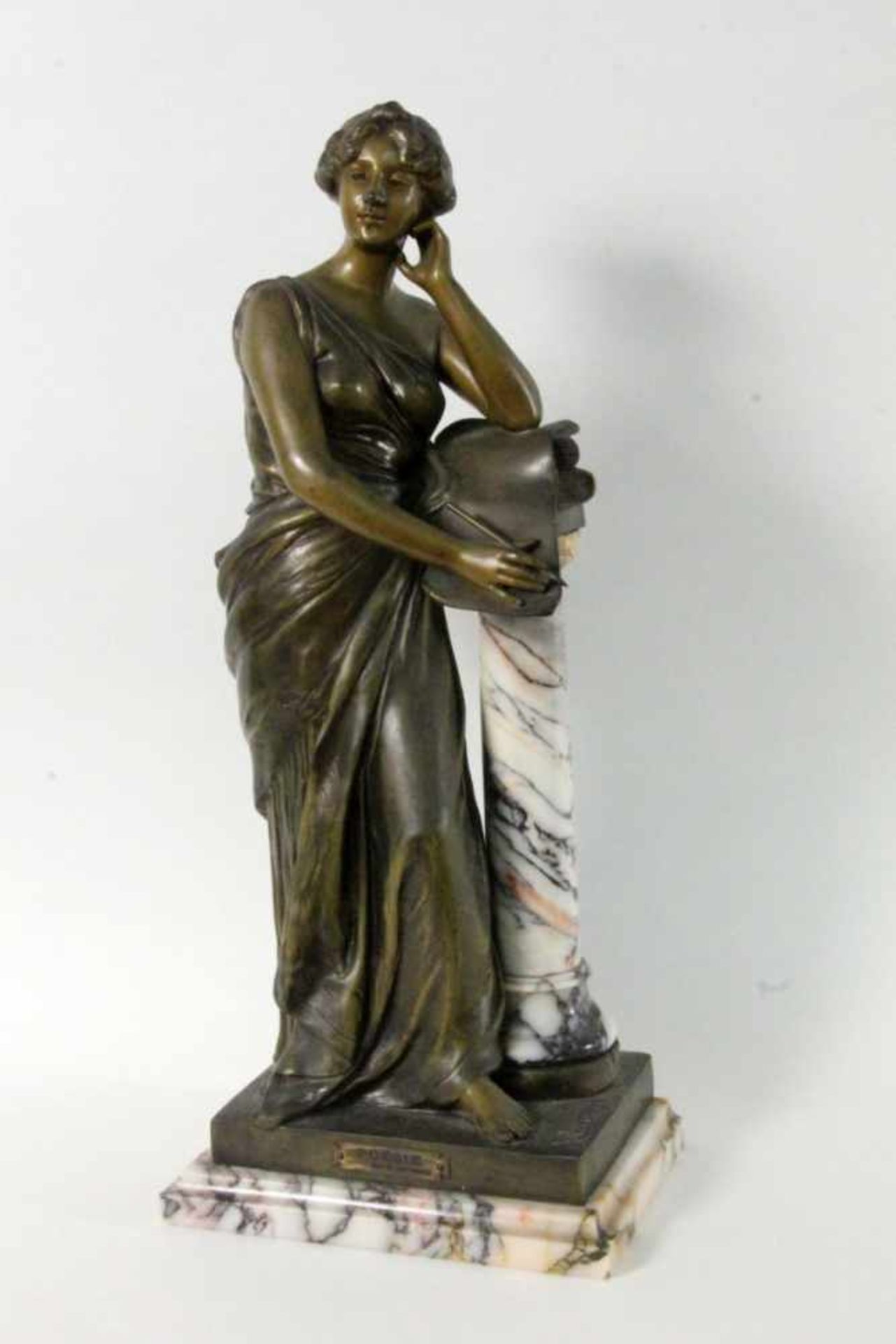 LEVASSEUR, HENRI LOUIS (nach) Paris 1853 - 1934 "Poésie". Patinierter Metallguß und Marmor um