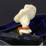 MEERSCHAUMPFEIFE Frankreich, 19.Jh. Meerschaum und Bernstein mit plastisch geschnitztem Frauenkopf