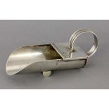 ZUCKERSCHAUFEL Silber 800. Gest. L.113g A SUGAR SHOVEL Silver 800. Hallmarked. 113g long.